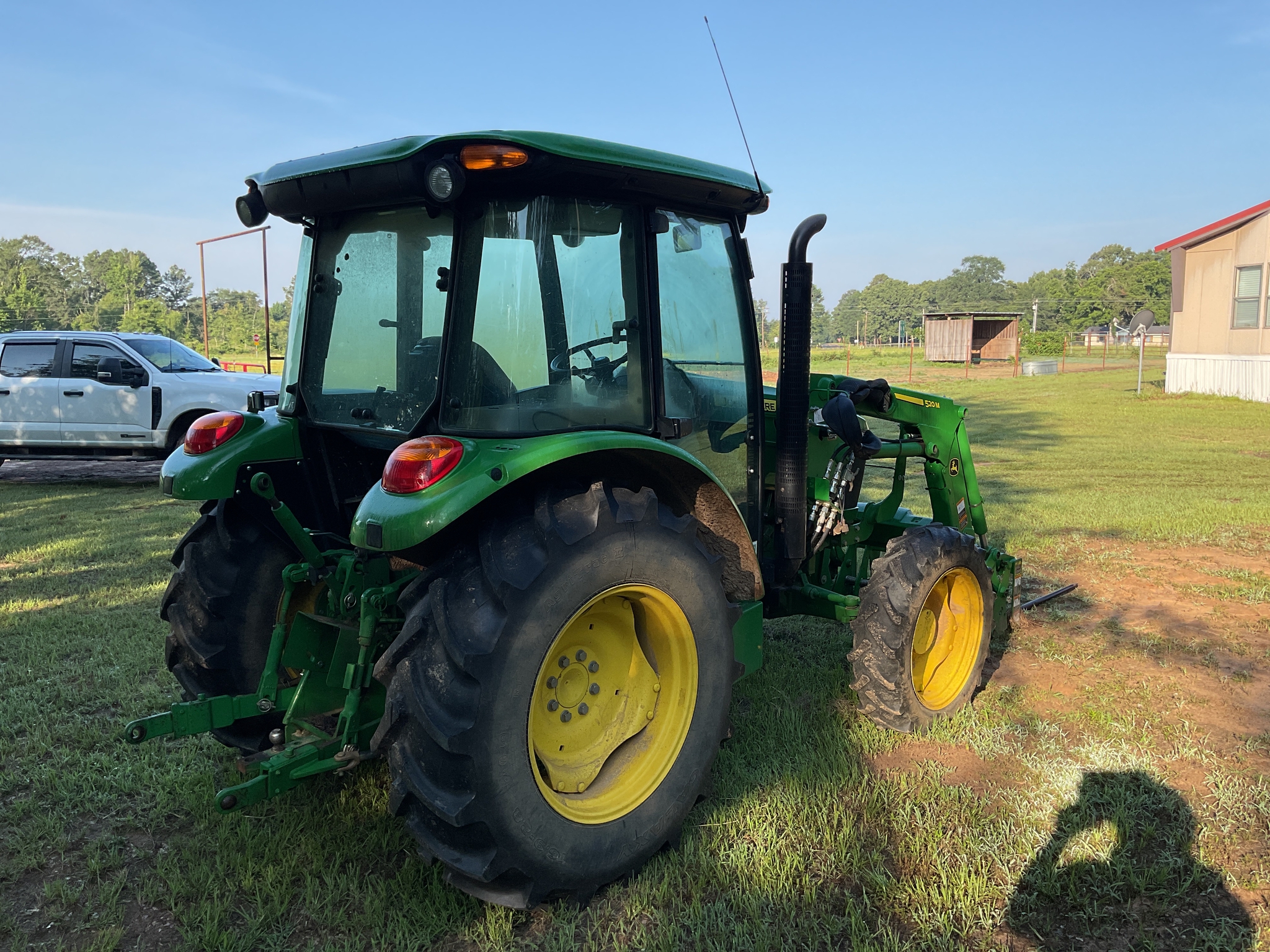 2022 John Deere 5075E Image 8