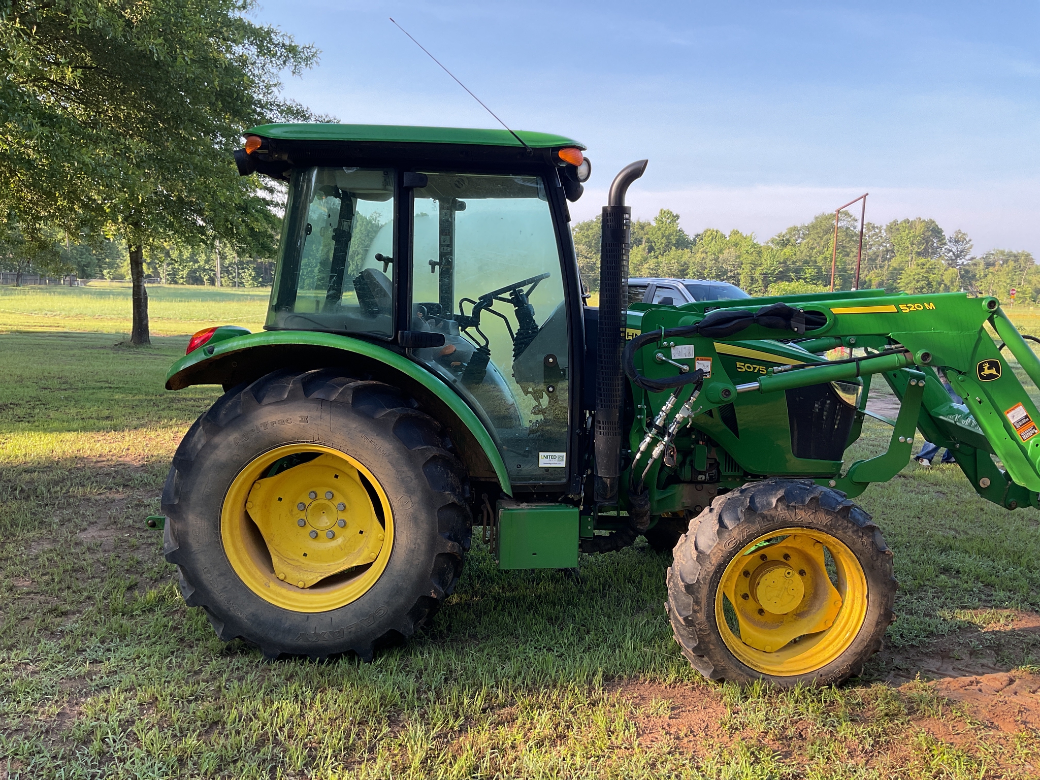 2022 John Deere 5075E Image 7