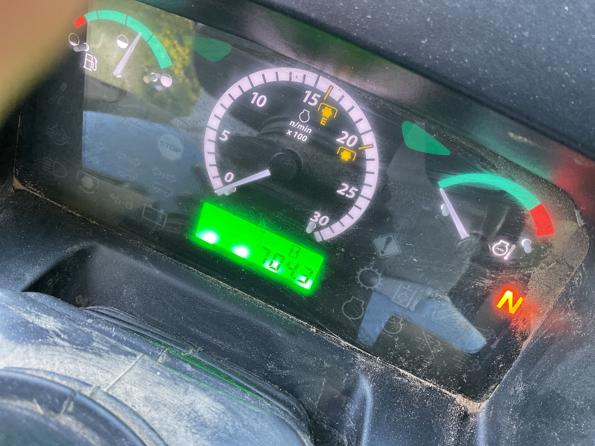 2022 John Deere 5075E Image 10