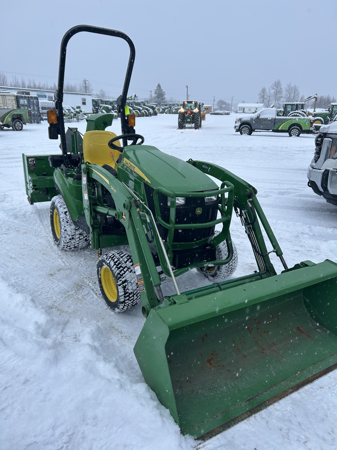 2019 John Deere 1023E Image 10