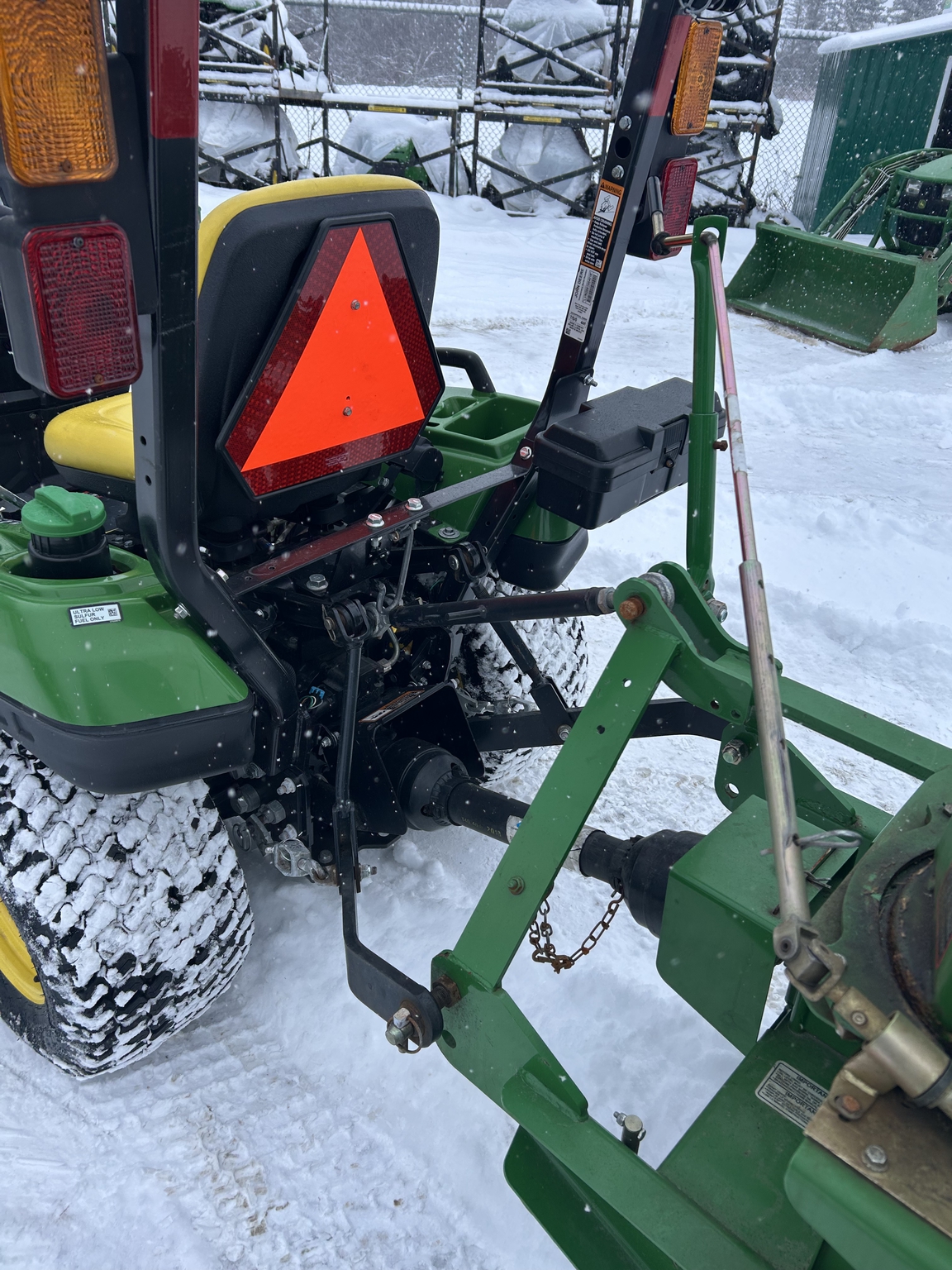 2019 John Deere 1023E Image 5