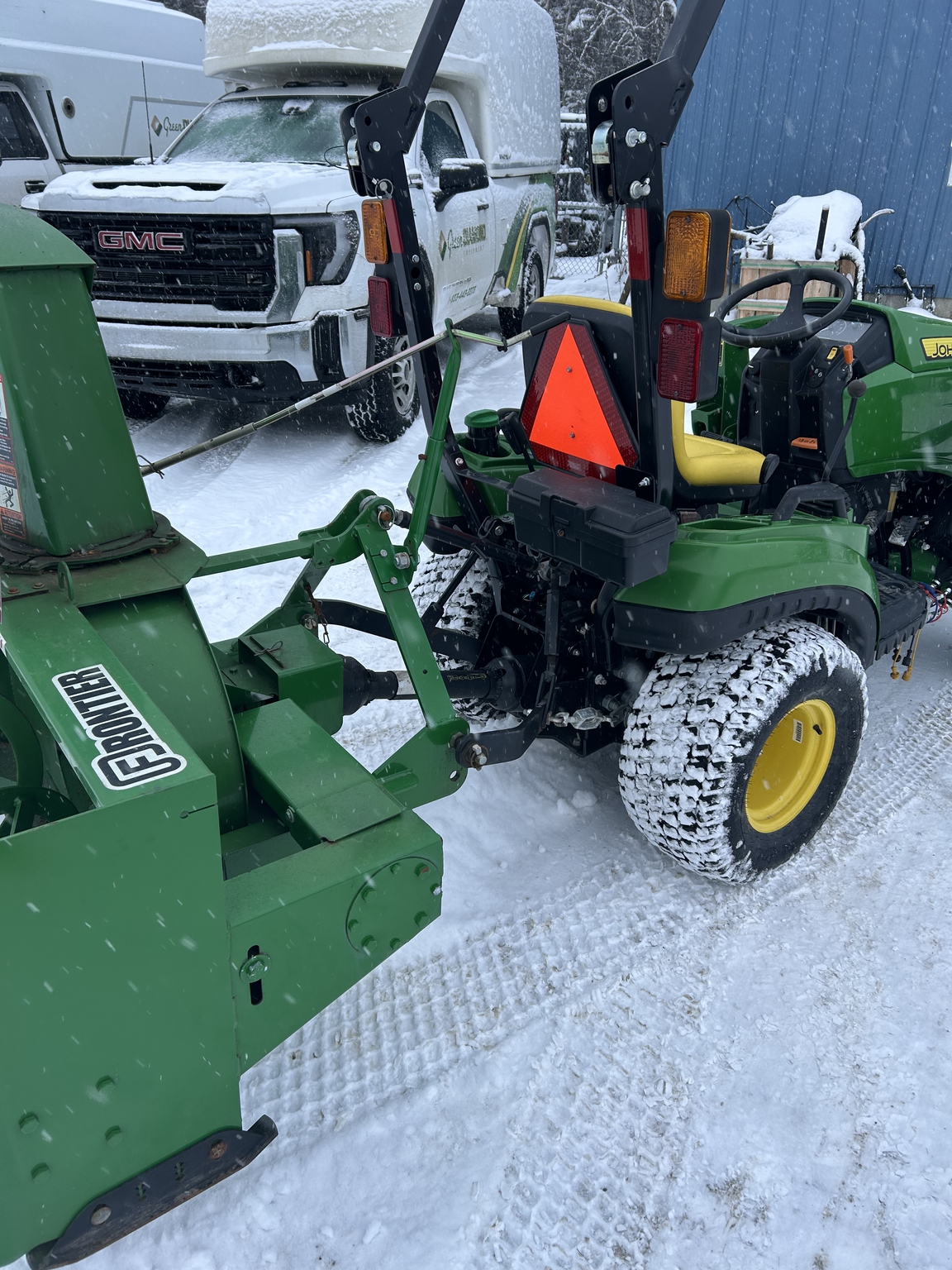 2019 John Deere 1023E Image 8