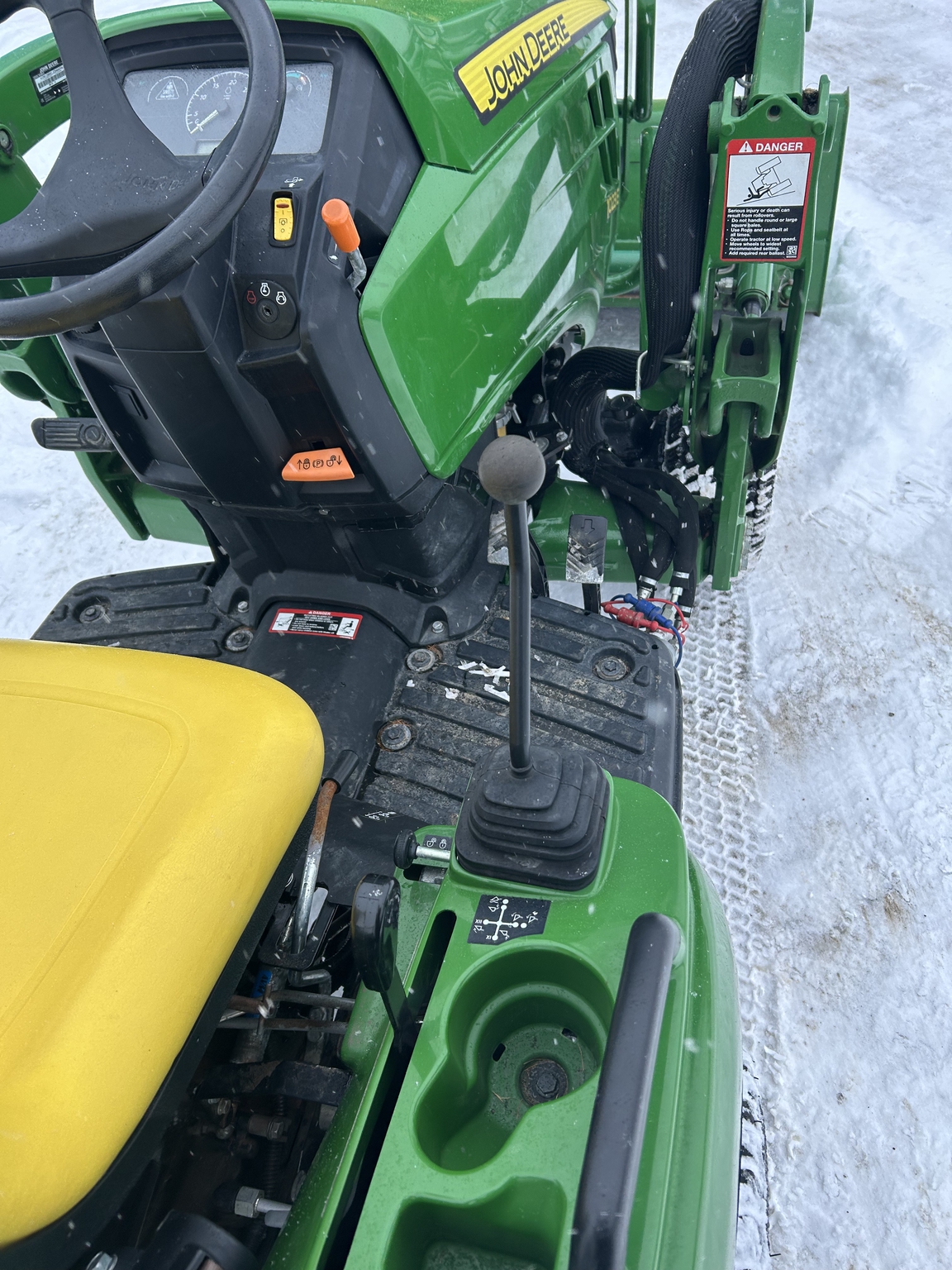 2019 John Deere 1023E Image 6