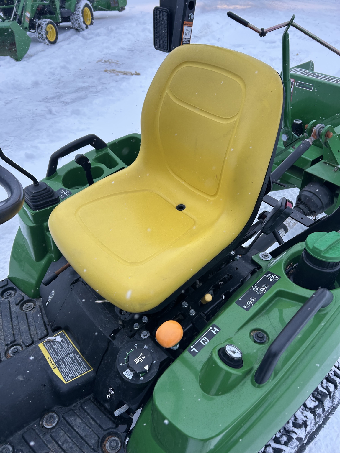 2019 John Deere 1023E Image 4