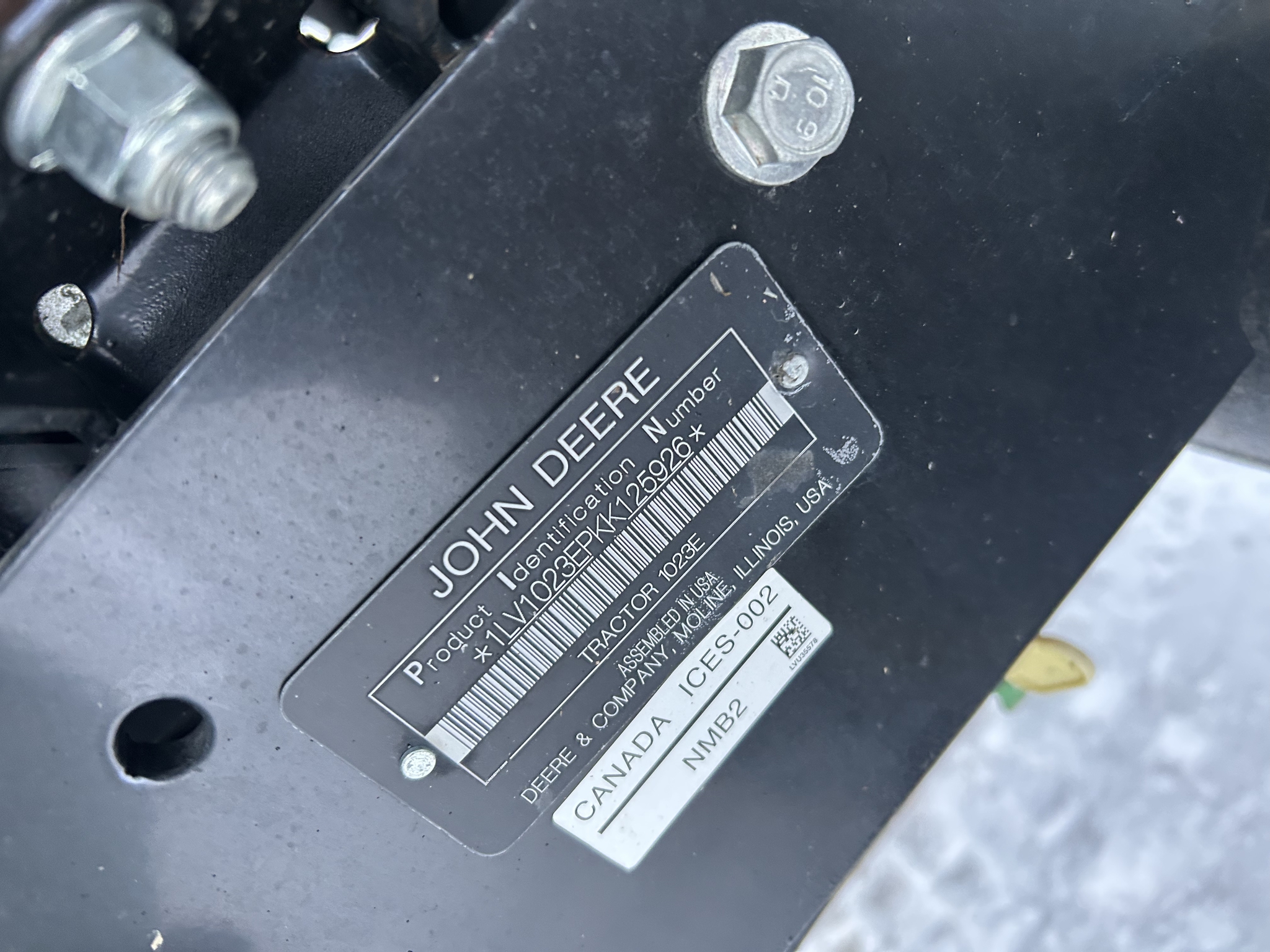 2019 John Deere 1023E Image 16