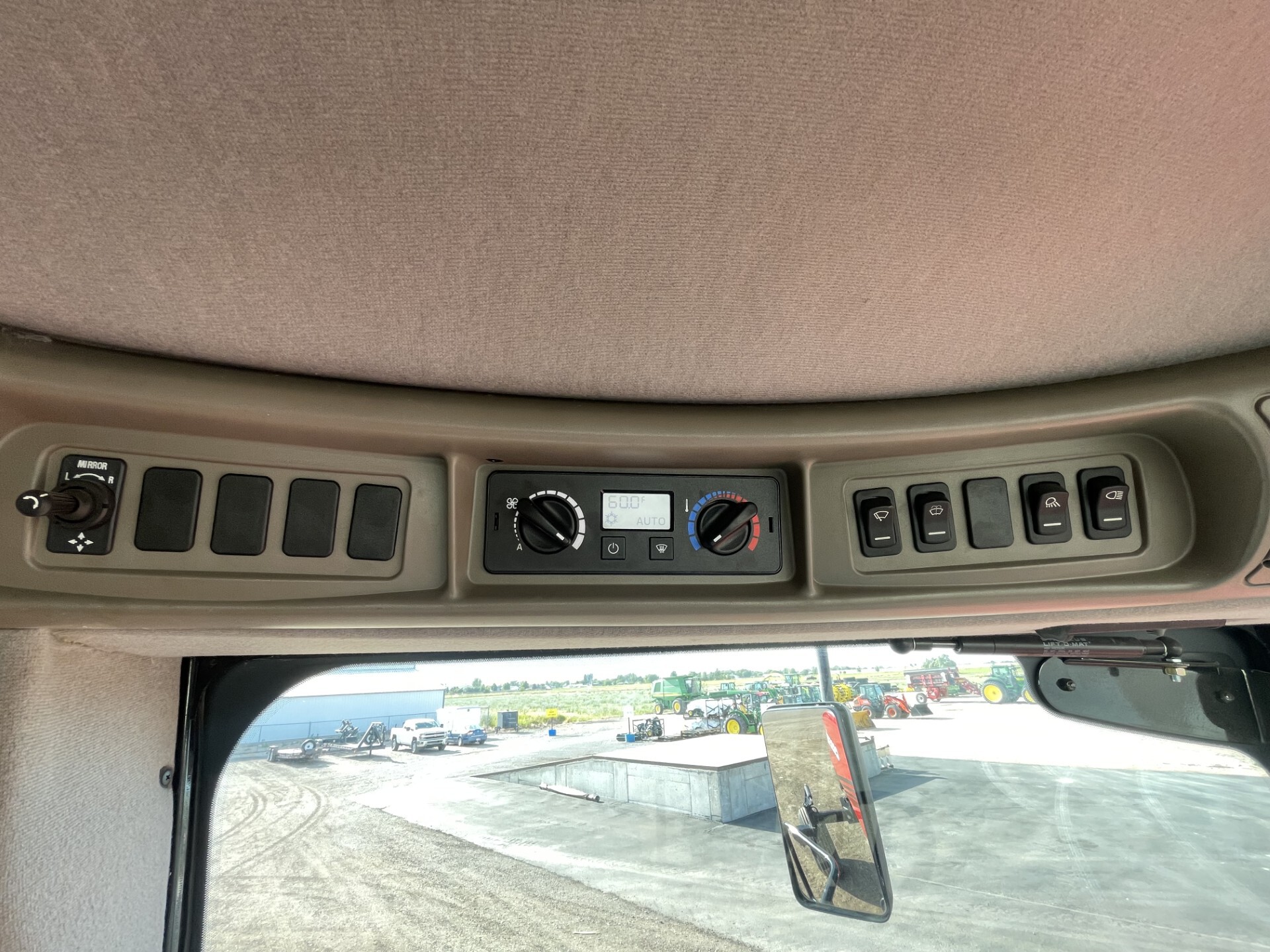 2024 Case IH WD2505 Image 32