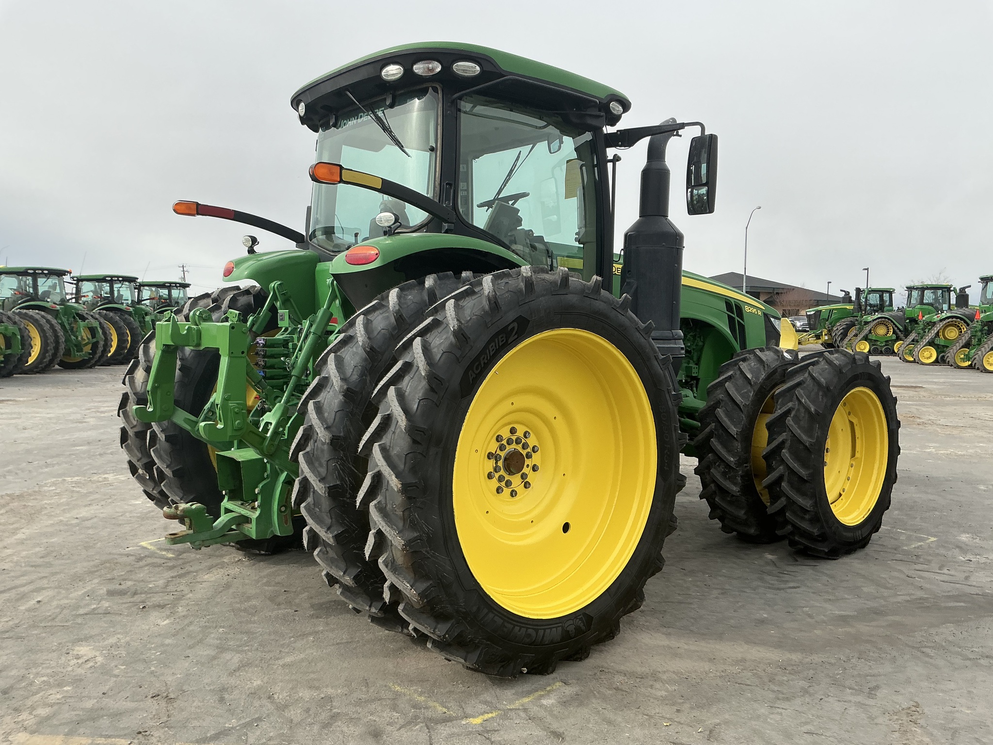 2018 John Deere 8295R Image 5