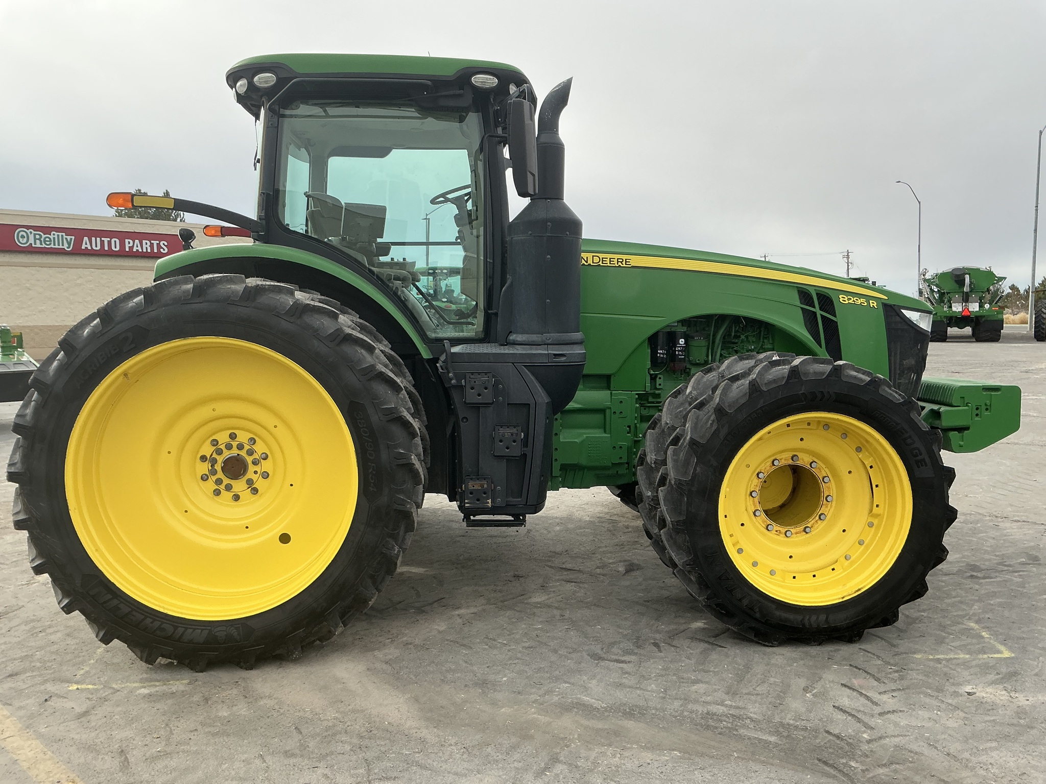 2018 John Deere 8295R Image 6