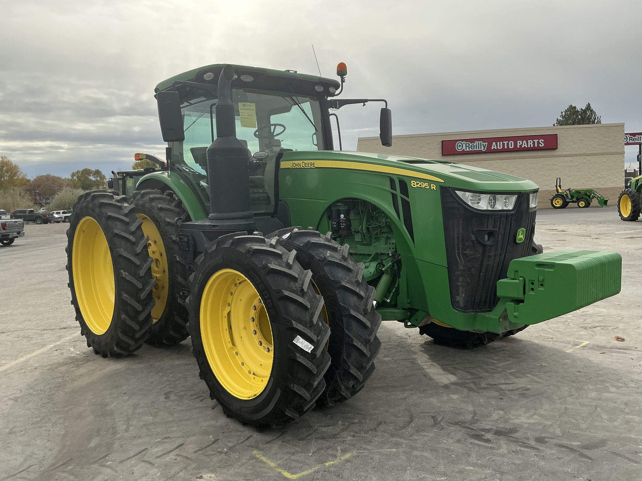 2018 John Deere 8295R Image 7