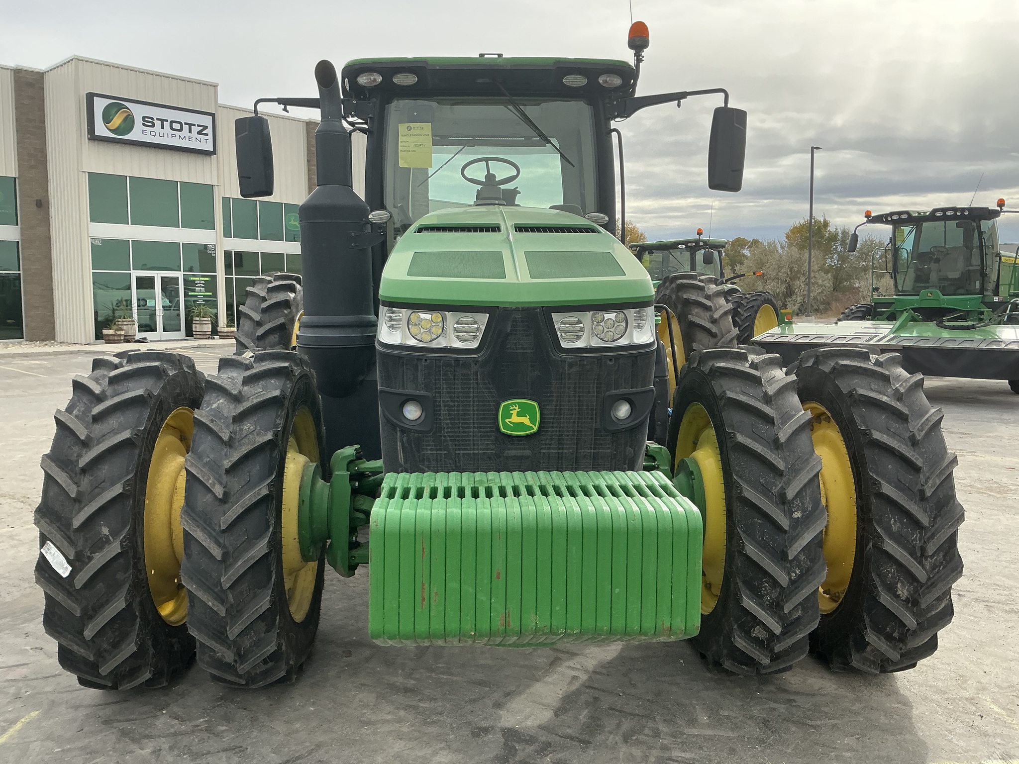 2018 John Deere 8295R Image 8