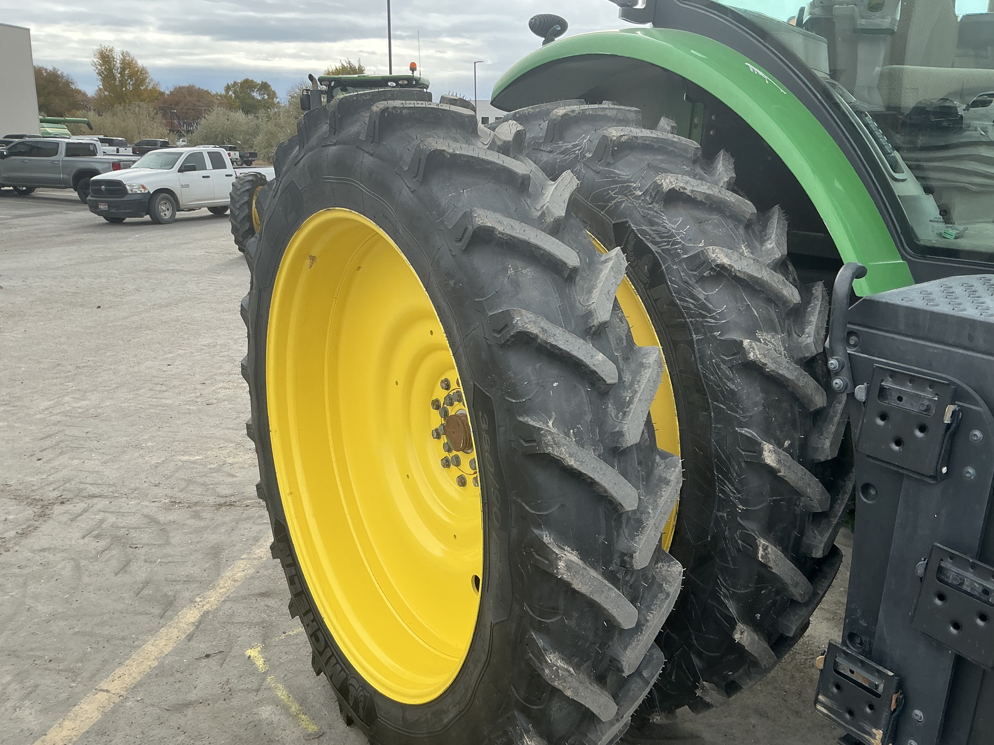 2018 John Deere 8295R Image 14