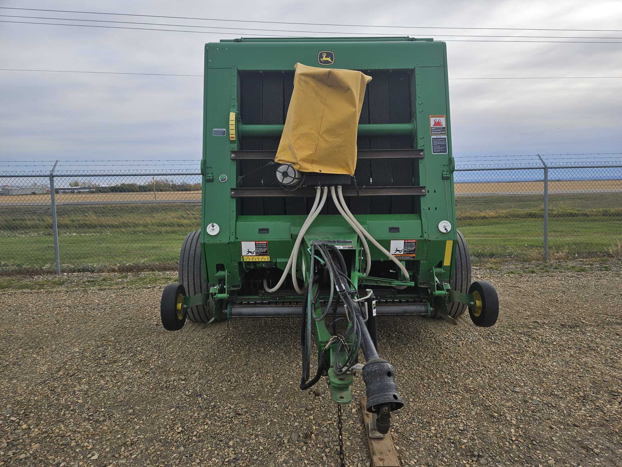 2014 John Deere 569 Image 3