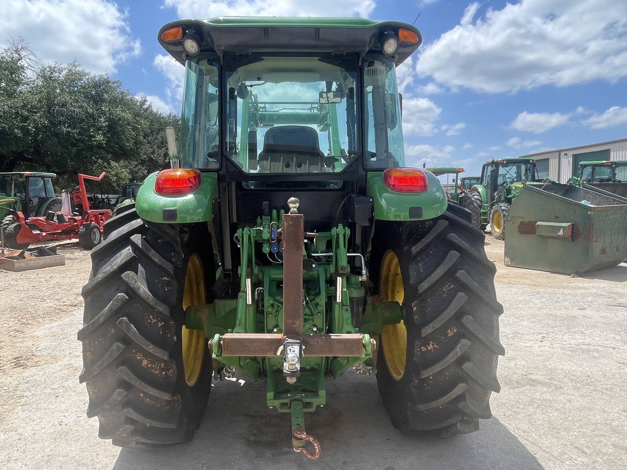 2022 John Deere 6105E cab Image 8