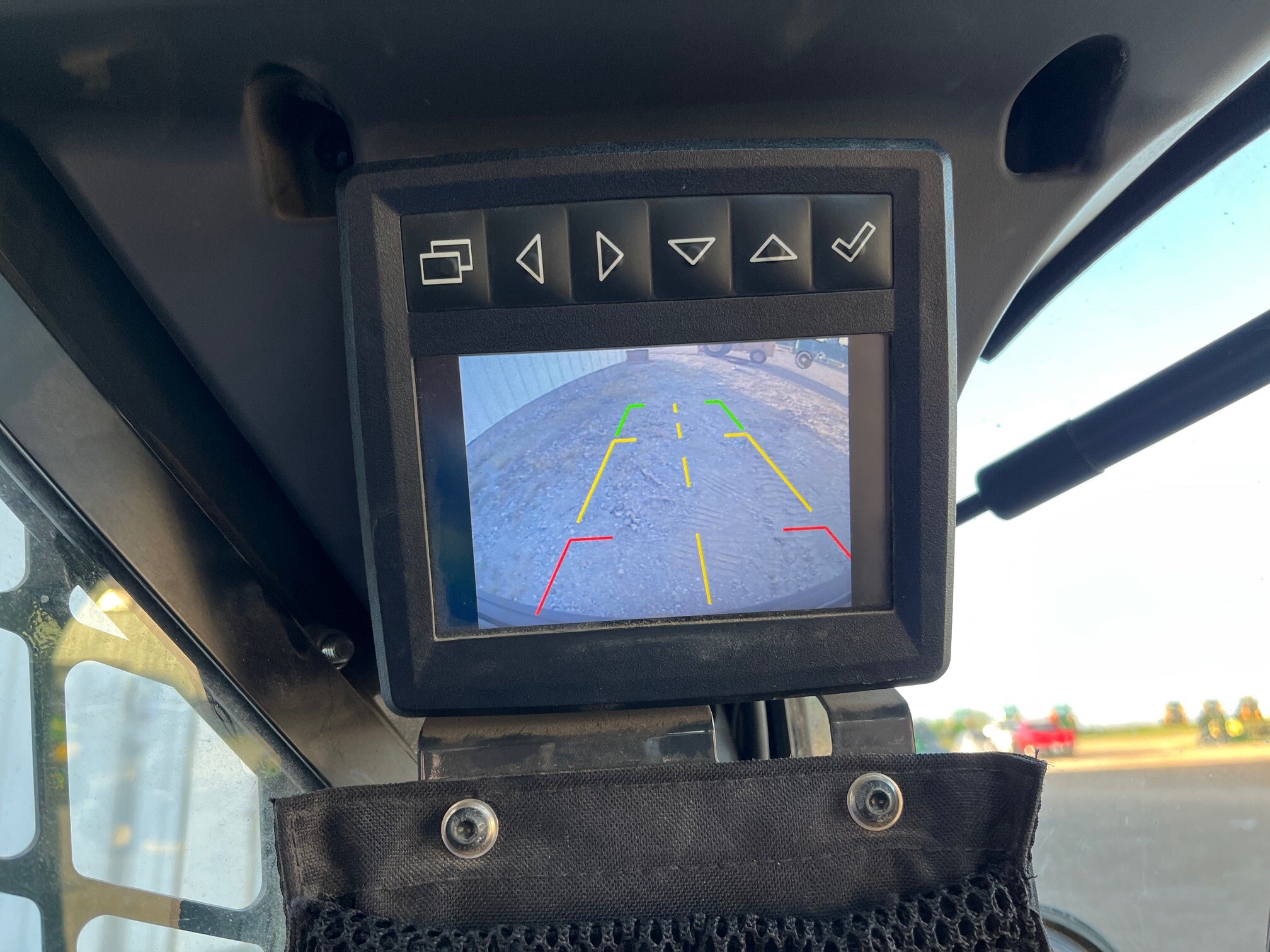 2022 John Deere 325G Image 12