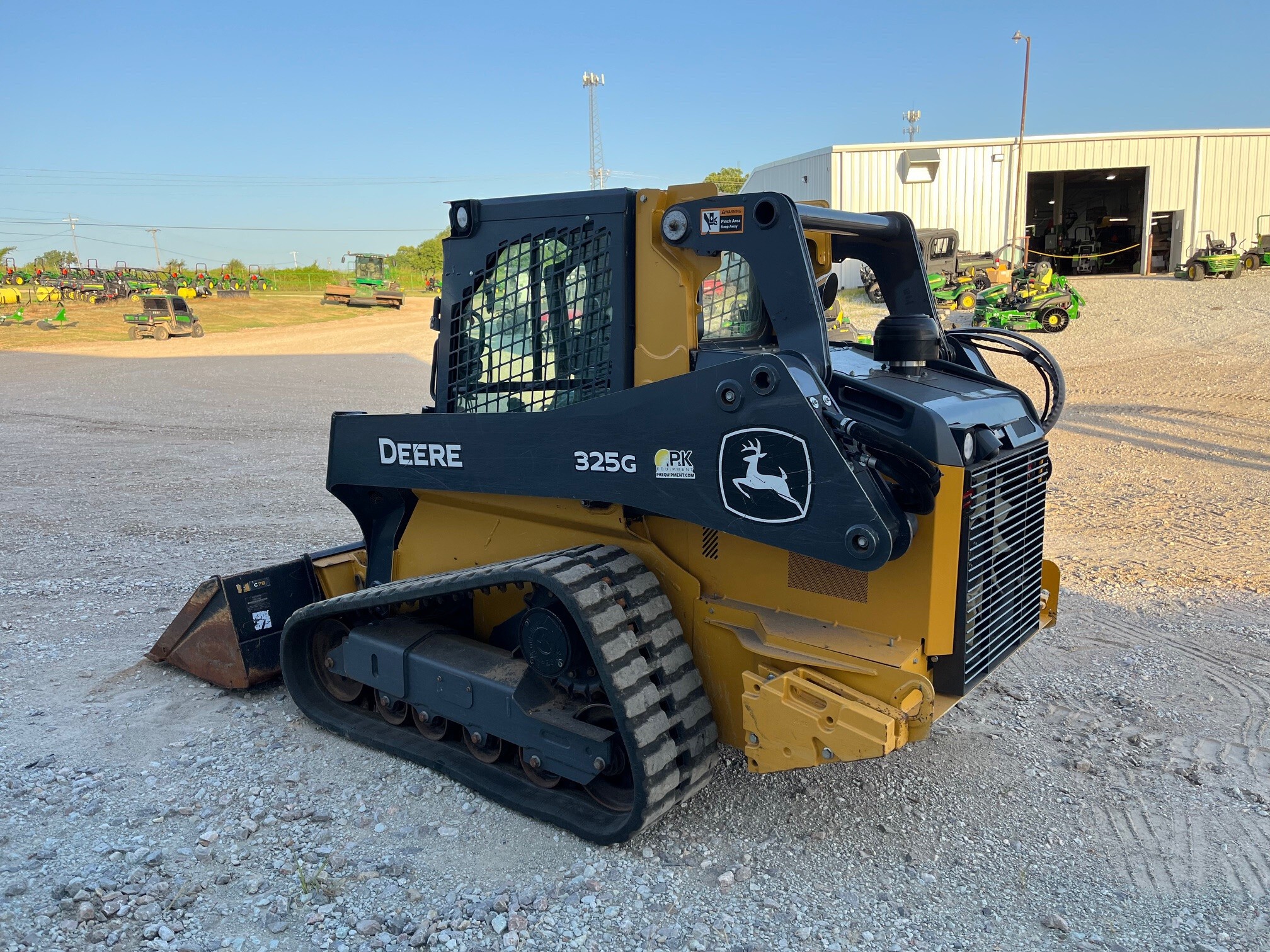 2022 John Deere 325G Image 5