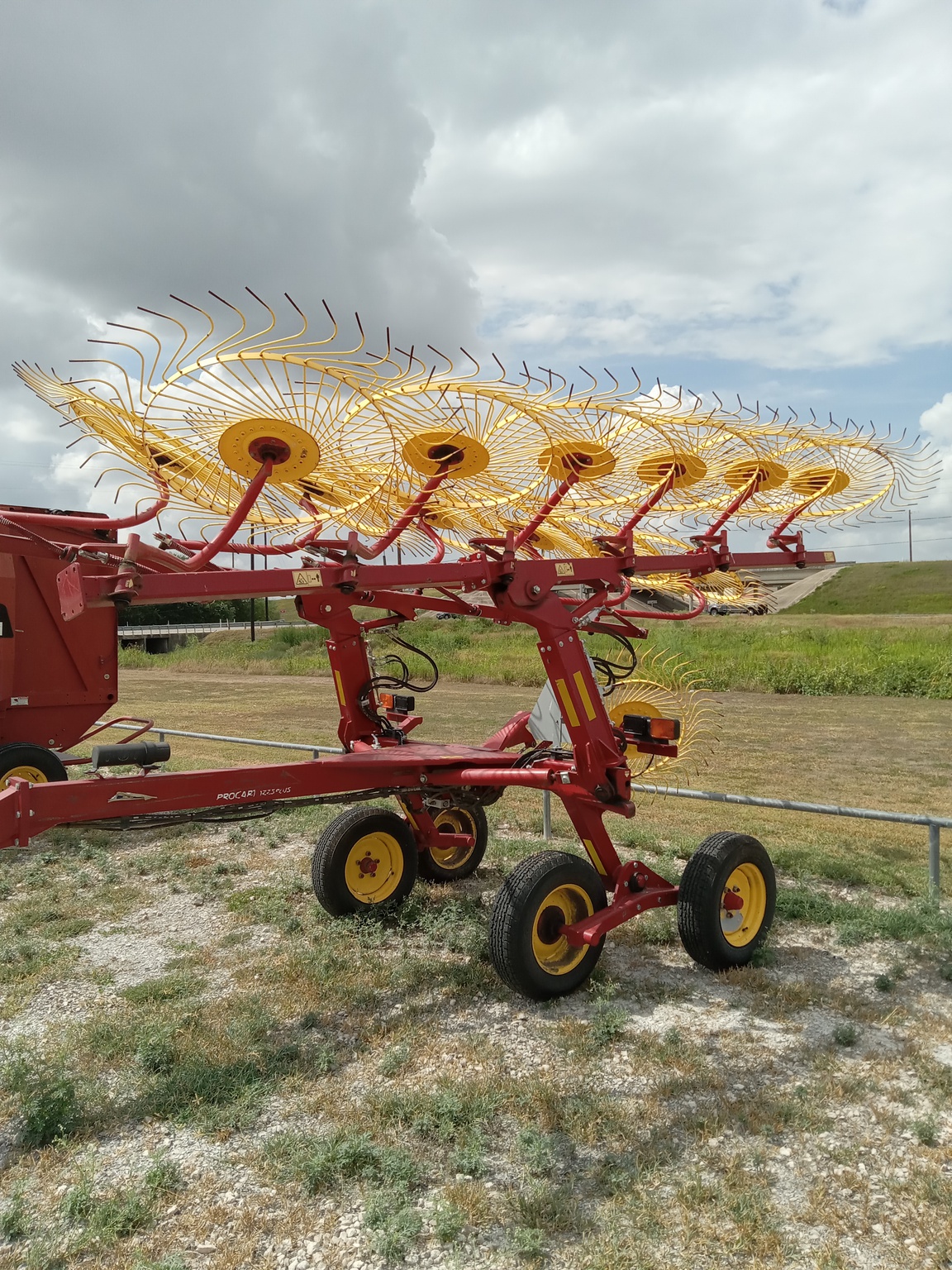 2021 New Holland 1225P Image 2