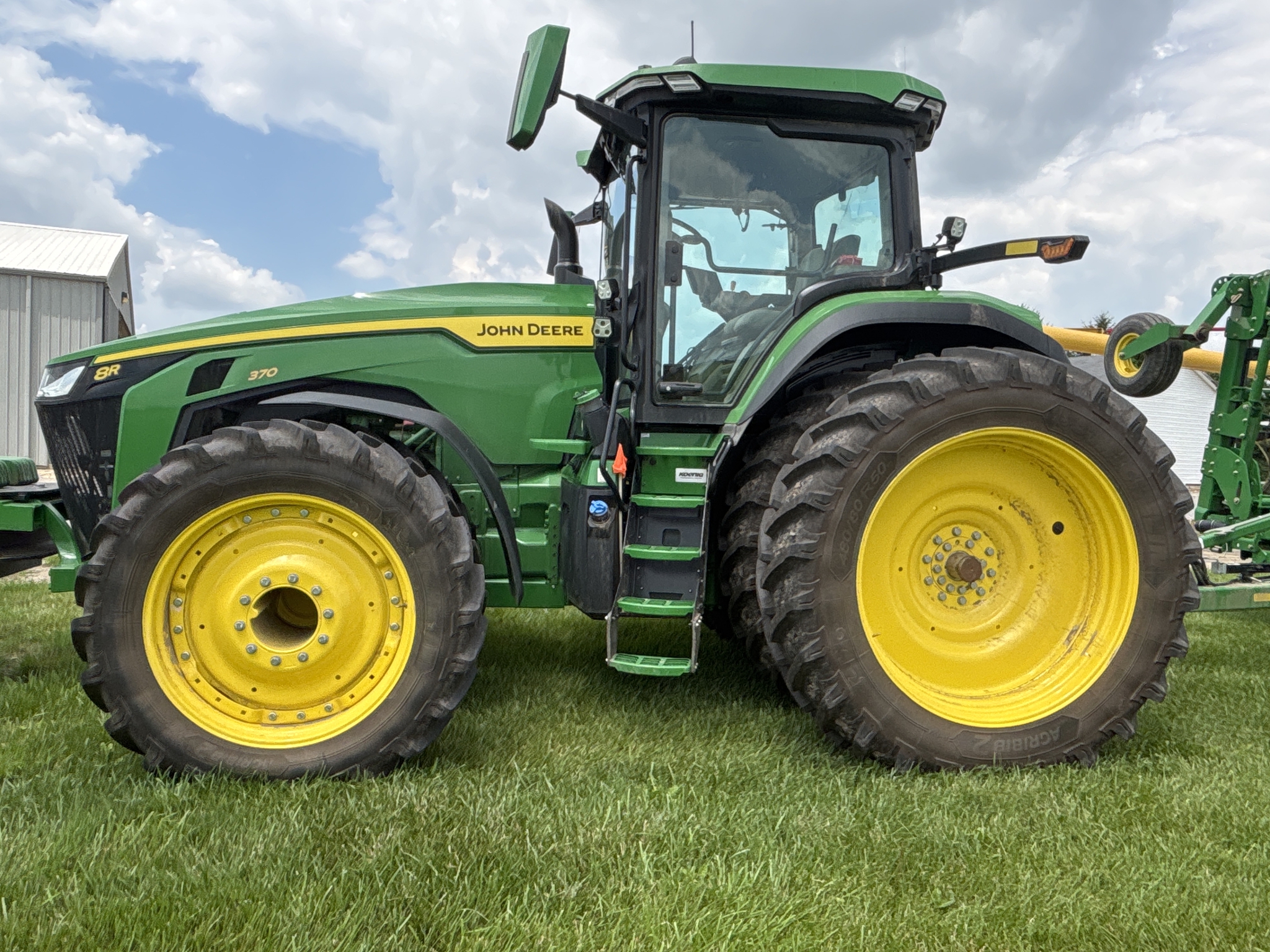 Used 2025 John Deere 8R 370 Row Crop Tractors at Koenig Equipment in Urbana, OH - PhotoXL2