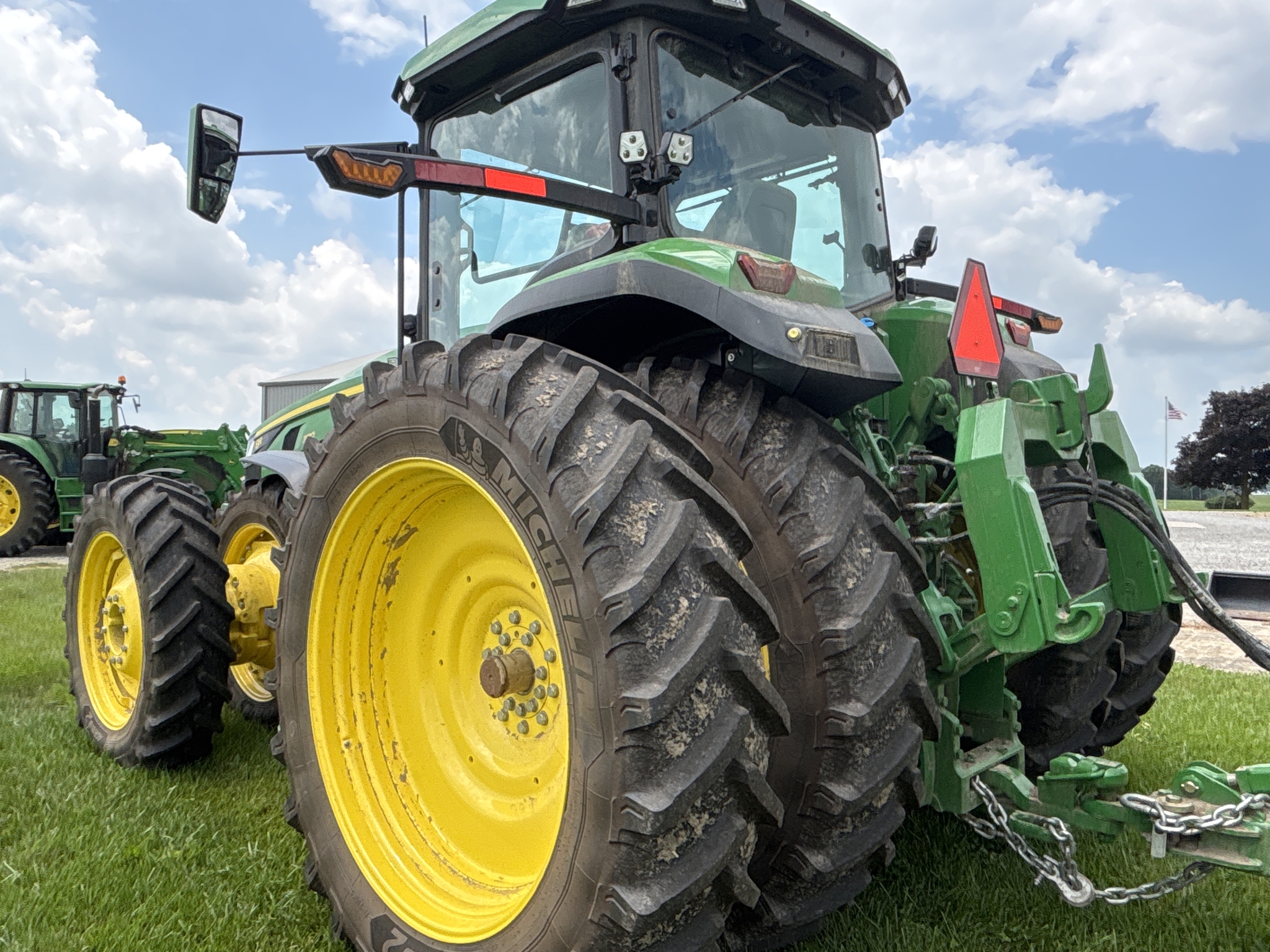 Used 2025 John Deere 8R 370 Row Crop Tractors at Koenig Equipment in Urbana, OH - PhotoXL3