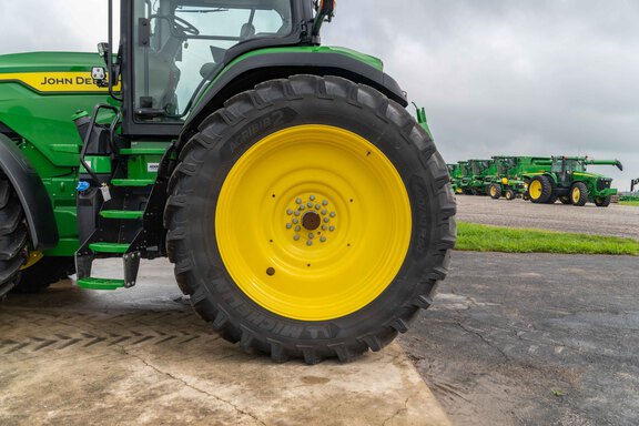 Used 2025 John Deere 8R 370 Row Crop Tractors at Koenig Equipment in Anna, OH - Photo9