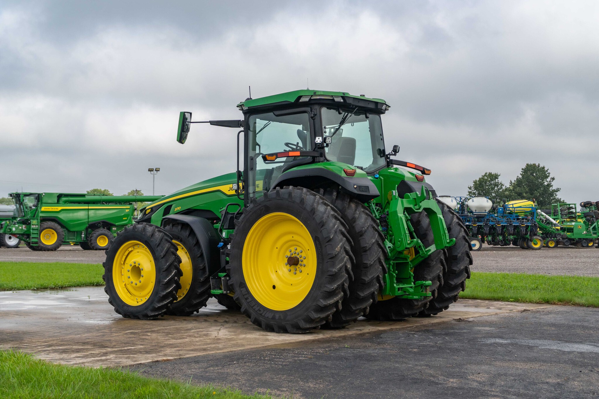 Used 2025 John Deere 8R 370 Row Crop Tractors at Koenig Equipment in Anna, OH - PhotoXL2