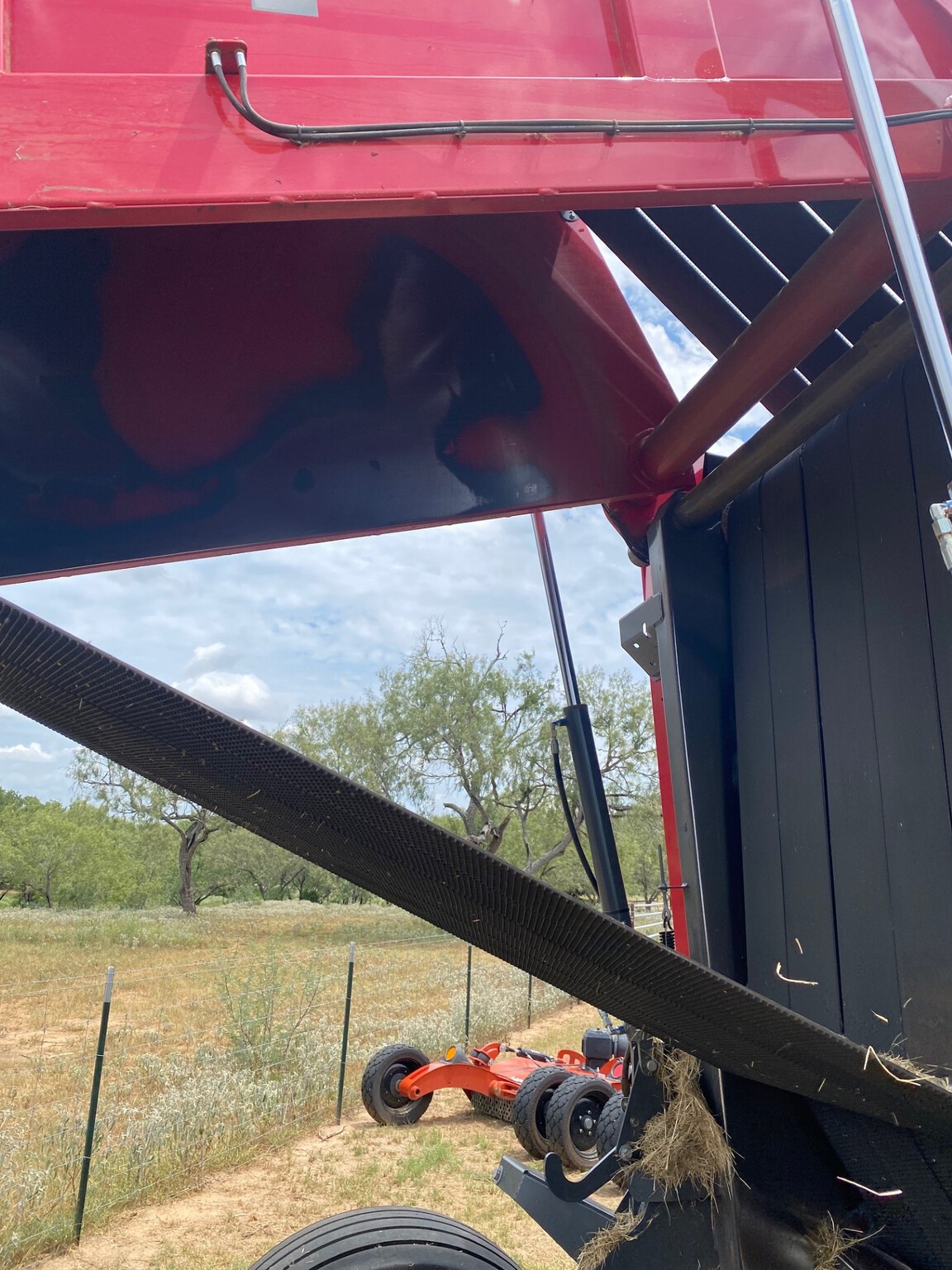 2022 Massey Ferguson 2946 Image 15