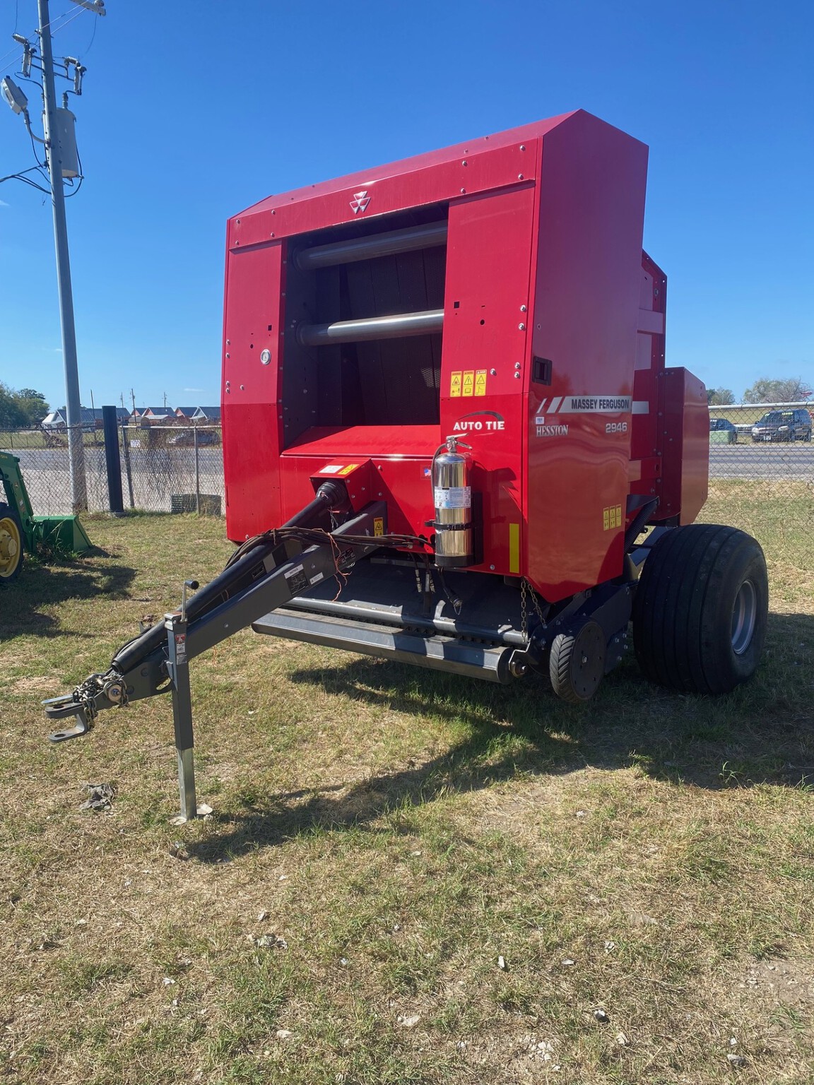 2022 Massey Ferguson 2946 Image 3