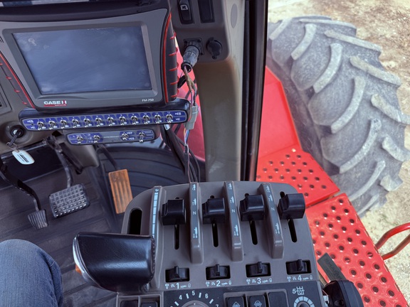 Photo of 2010 Case IH Steiger 435