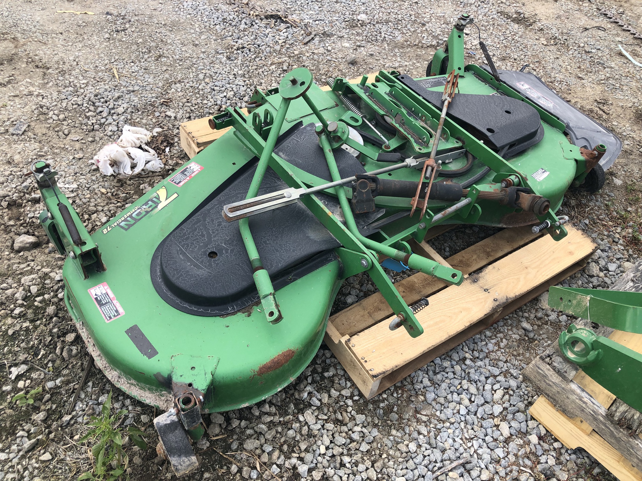 John Deere 72D Image 2