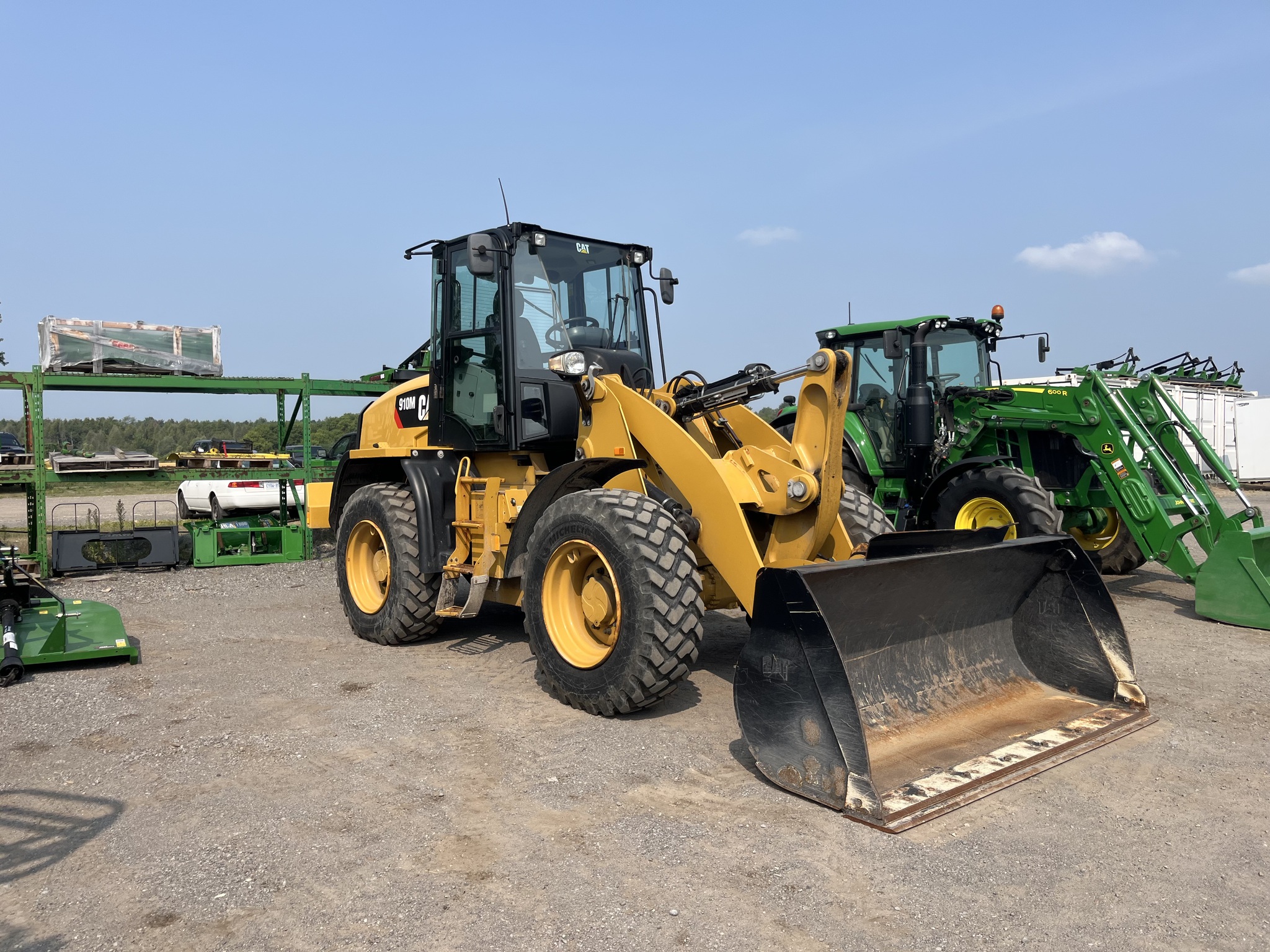 2019 Caterpillar 910M Image 2