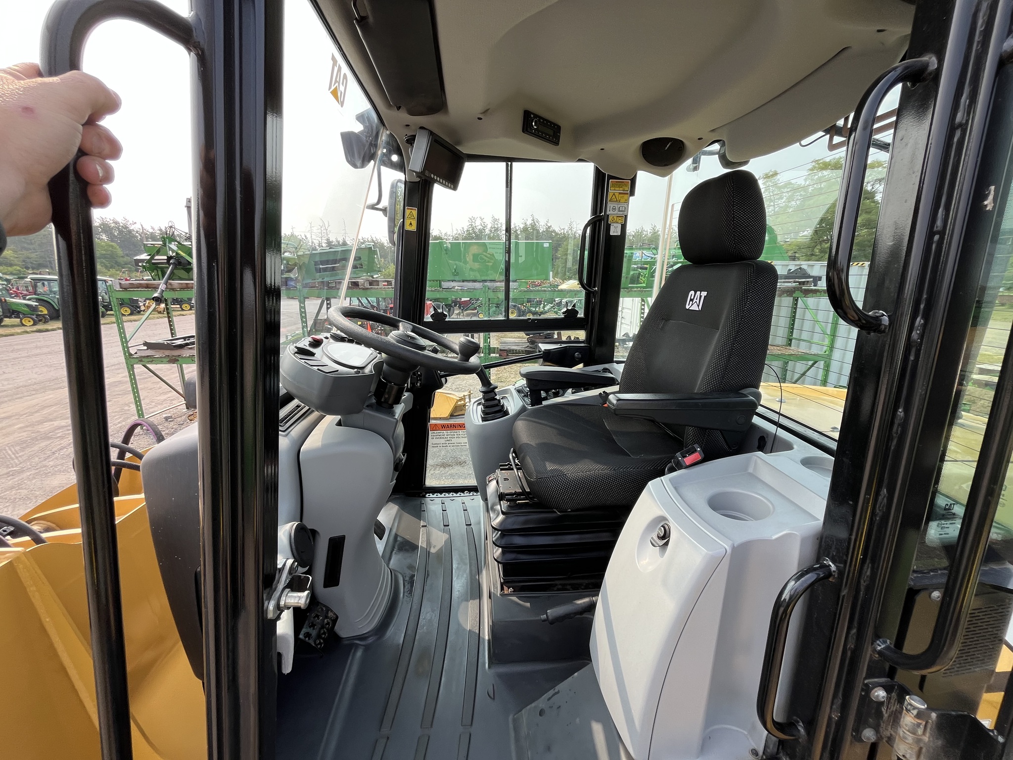 2019 Caterpillar 910M Image 7