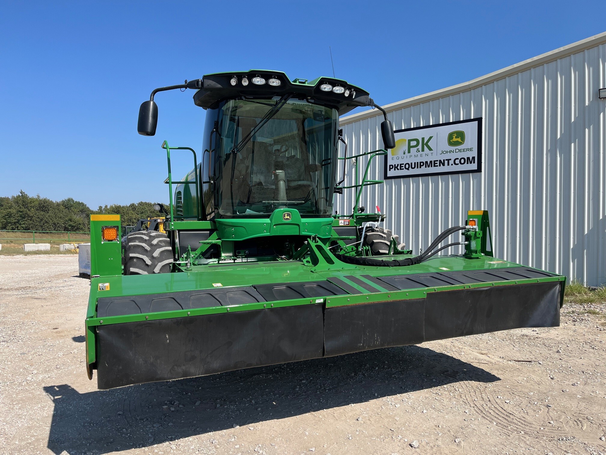 2017 John Deere W235 Image 1