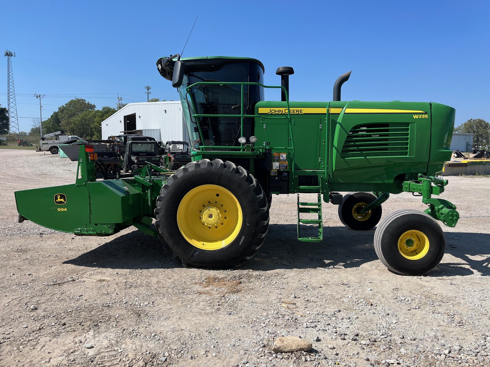 2017 John Deere W235 Image 6