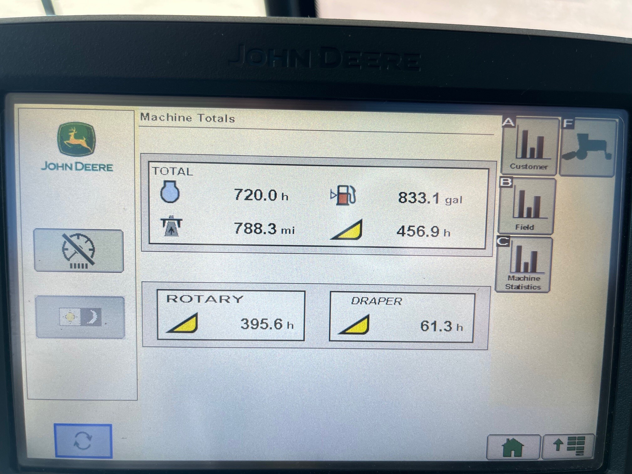 2017 John Deere W235 Image 28