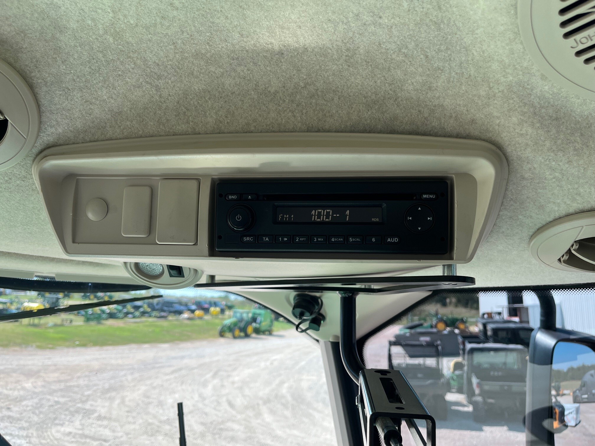 2017 John Deere W235 Image 26