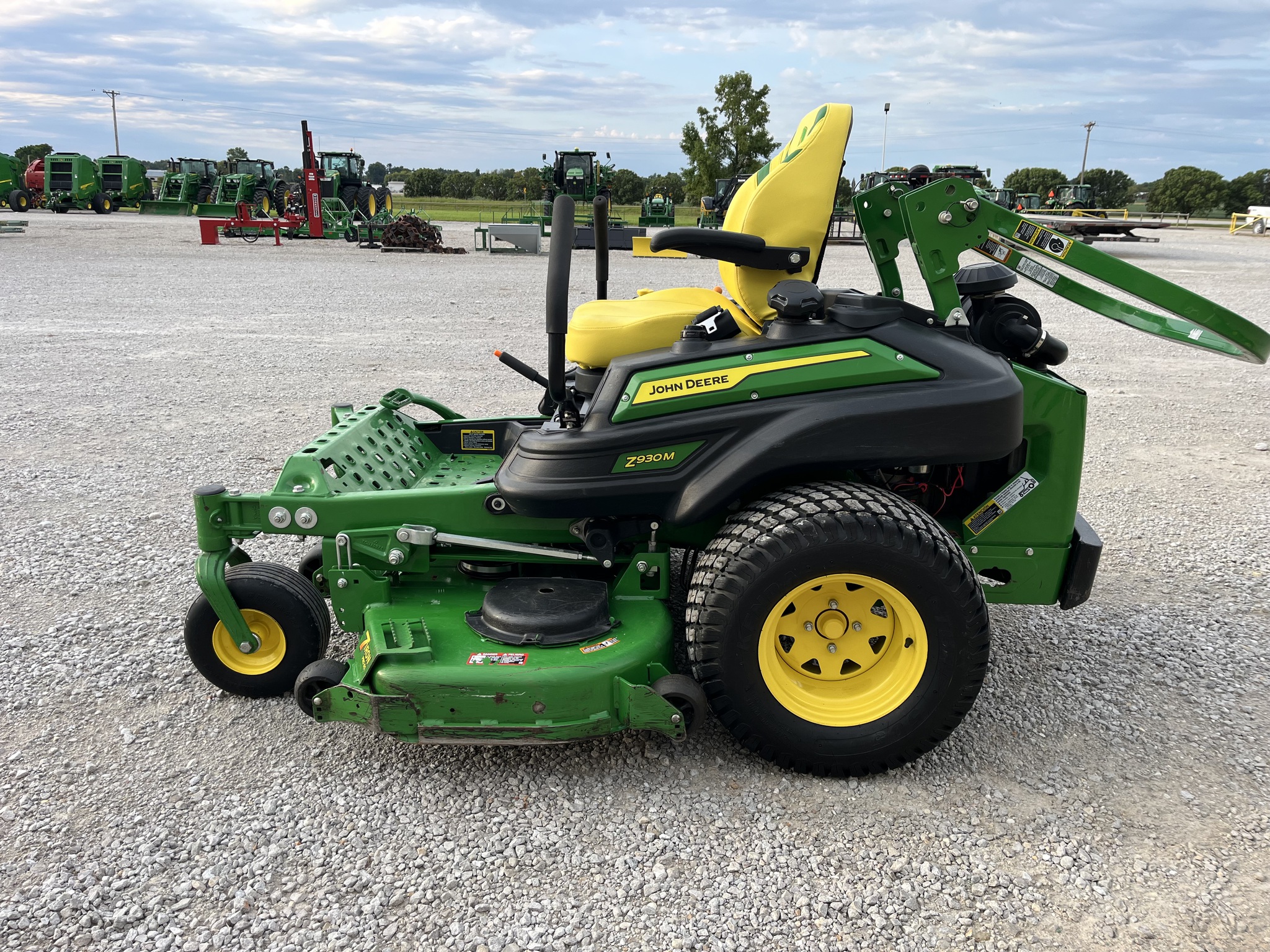  2025 John Deere Z930M at Heritage Tractor in Nevada, MO