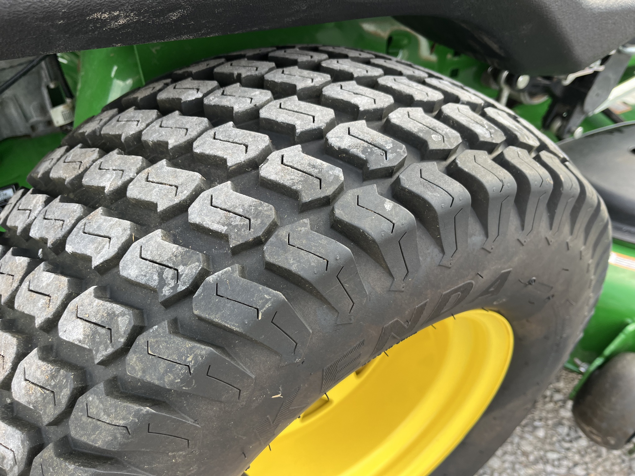  2025 John Deere Z930M at Heritage Tractor in Nevada, MO