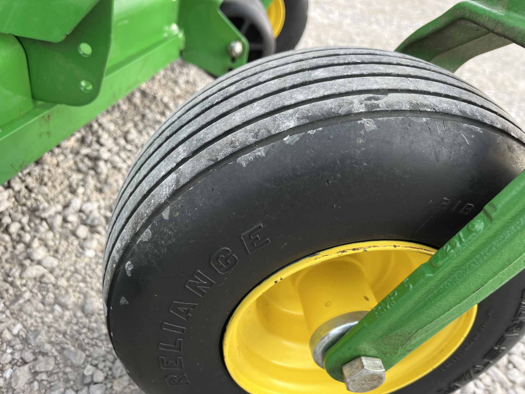  2025 John Deere Z930M at Heritage Tractor in Nevada, MO