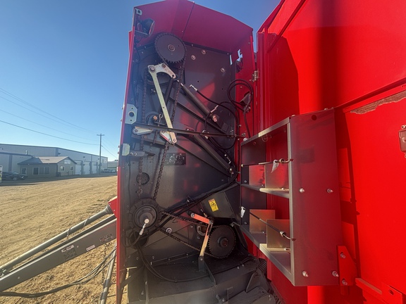 Used 2019 Massey Ferguson 2956 Round Balers at Horizon Ag & Turf in Vermilion, AB - Photo5
