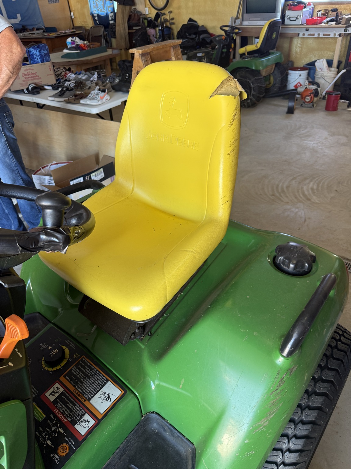2010 John Deere X720 Image 6