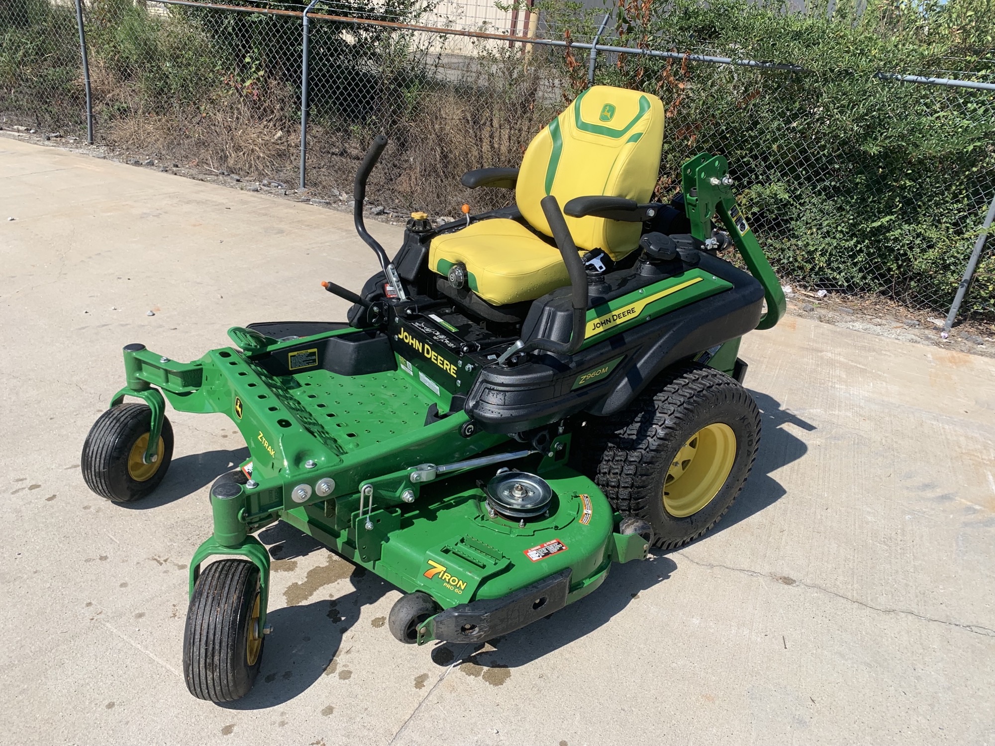2025 John Deere Z960M Image 1