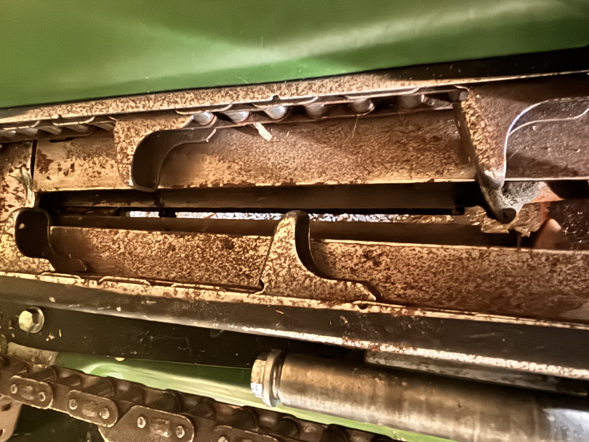 2022 John Deere C8R Image 5