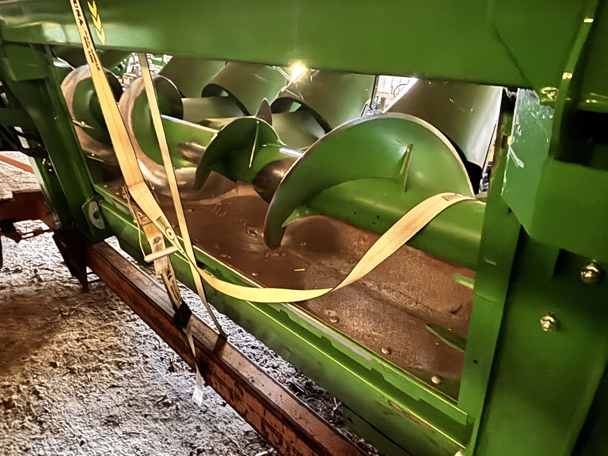 2022 John Deere C8R Image 4