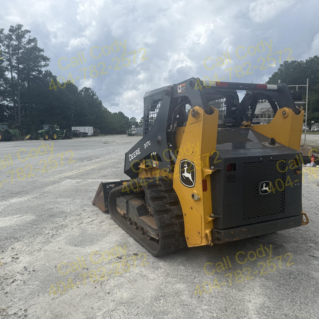 2020 John Deere 317G Image 6