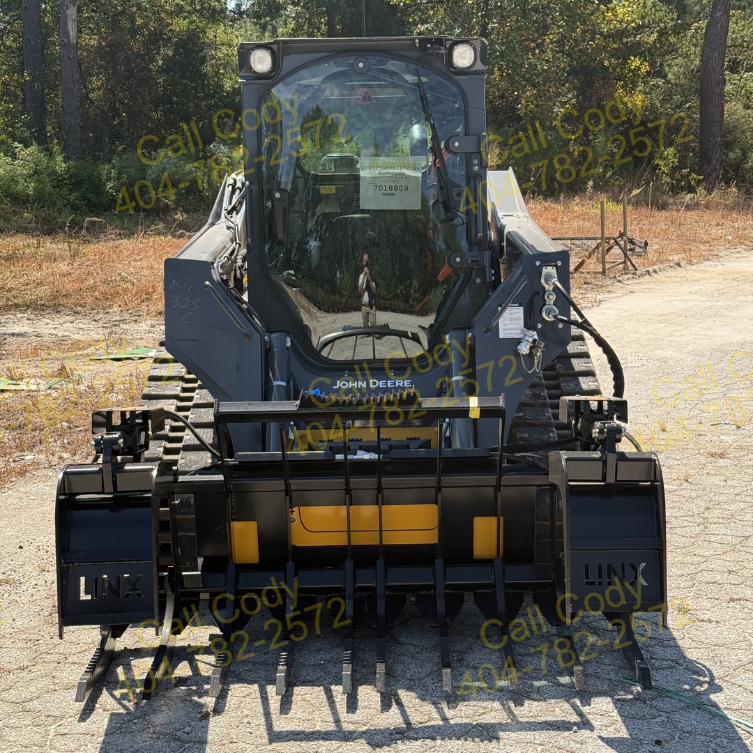 2025 John Deere 325G Image 3