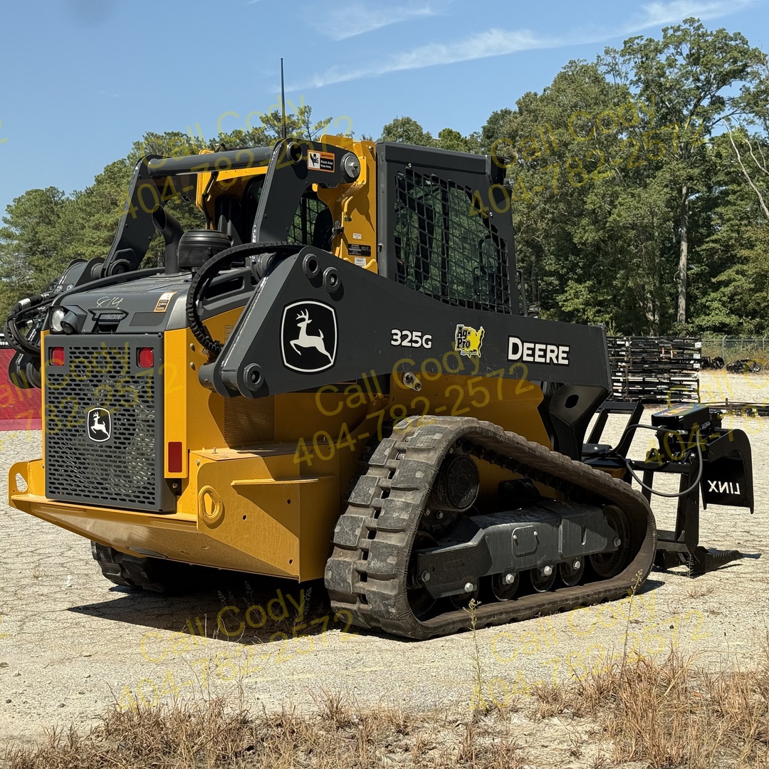 2025 John Deere 325G Image 4