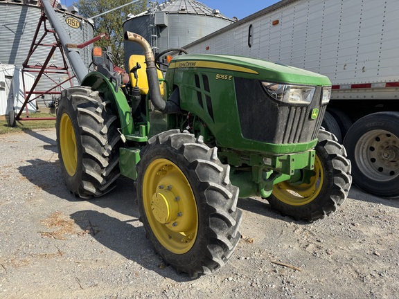 Photo of 2021 John Deere 5055E
