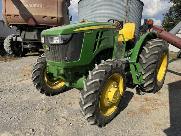 Photo of 2021 John Deere 5055E