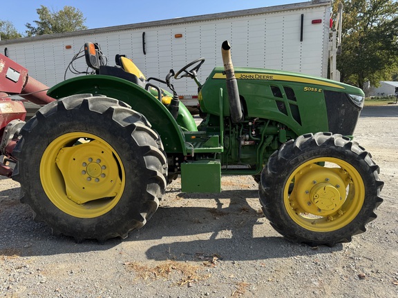 Photo of 2021 John Deere 5055E