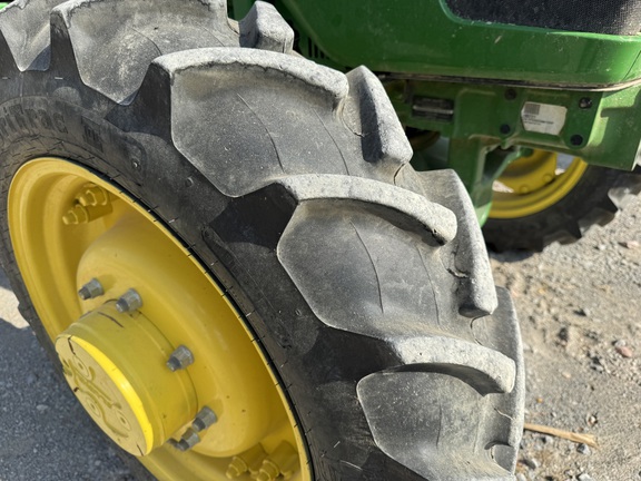 Photo of 2021 John Deere 5055E