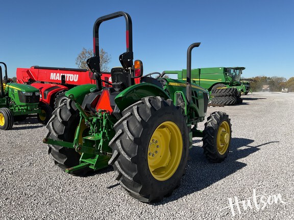 Photo of 2021 John Deere 5055E